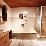 Lechufer, 80m2, Haushaelfte Mit Privatem Eingang, Kaminofen, Terrasse, Garten Pinswang