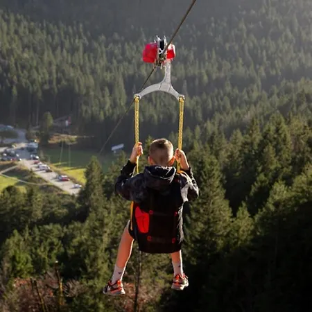 Lechufer, 80m2, Haushaelfte Mit Privatem Eingang, Kaminofen, Terrasse, Garten Apartamento Pinswang