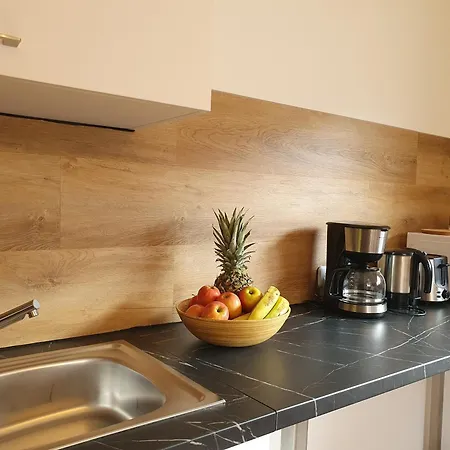 Lechufer, 80m2, Haushaelfte Mit Privatem Eingang, Kaminofen, Terrasse, Garten Lejlighed *