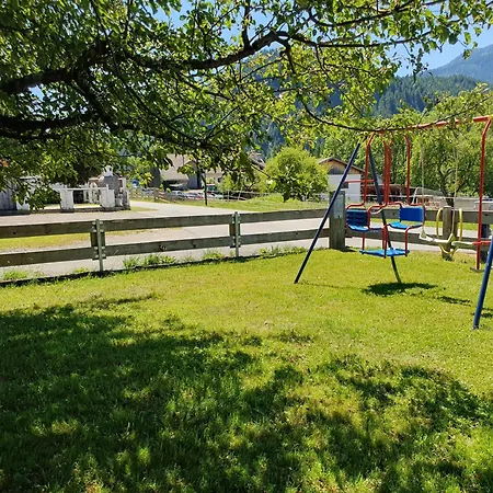 Lechufer, 80m2, Haushaelfte Mit Privatem Eingang, Kaminofen, Terrasse, Garten Lejlighed Pinswang