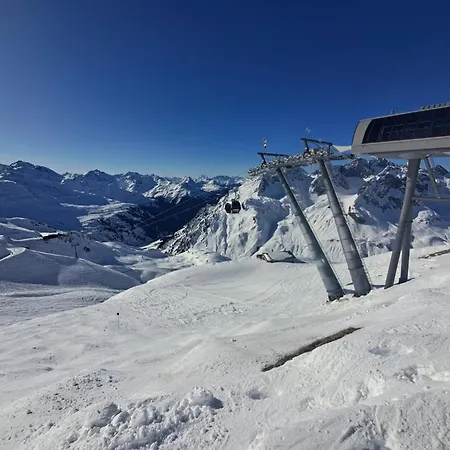 Lechufer, 80m2, Haushälfte Mit Privatem Eingang, Kaminofen, Terrasse, Garten Apartment Pinswang