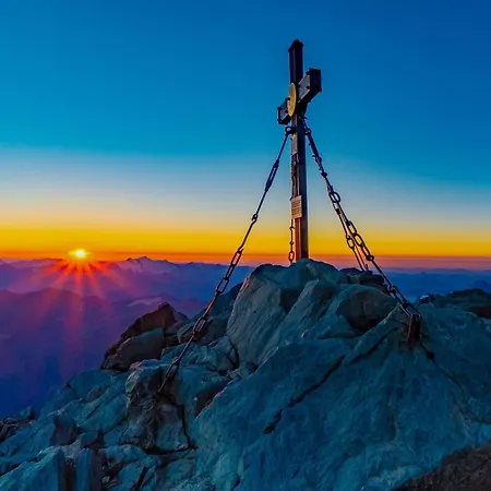 Lechufer, 80m2, Haushälfte Mit Privatem Eingang, Kaminofen, Terrasse, Garten