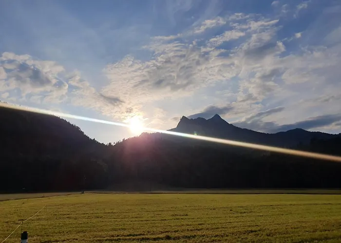 Lechufer, 80m2, Haushaelfte Mit Privatem Eingang, Kaminofen, Terrasse, Garten 公寓