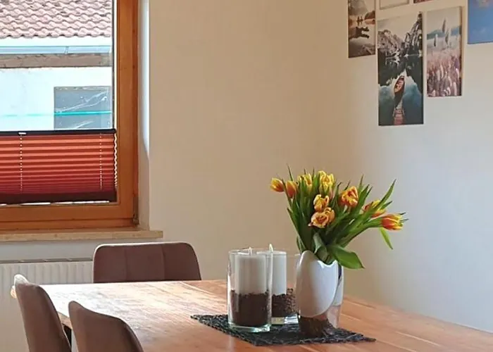 Lechufer, 80m2, Haushaelfte Mit Privatem Eingang, Kaminofen, Terrasse, Garten * 平斯旺