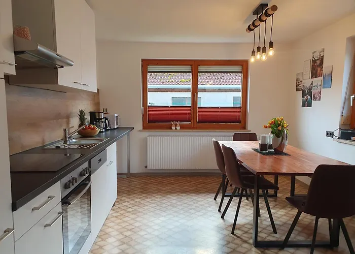 公寓 Lechufer, 80m2, Haushaelfte Mit Privatem Eingang, Kaminofen, Terrasse, Garten