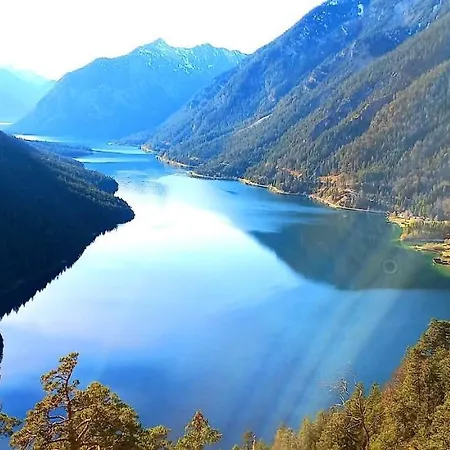 Lechufer, 80m2, Haushaelfte Mit Privatem Eingang, Kaminofen, Terrasse, Garten * Pinswang