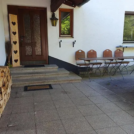 Lechufer, 80m2, Haushaelfte Mit Privatem Eingang, Kaminofen, Terrasse, Garten Apartment *