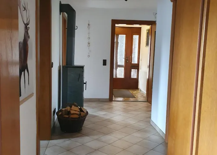 Lechufer, 80m2, Haushaelfte Mit Privatem Eingang, Kaminofen, Terrasse, Garten