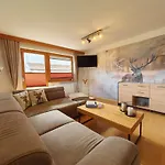 Lechufer, 80m2, Haushaelfte Mit Privatem Eingang, Kaminofen, Terrasse, Garten 아파트 *